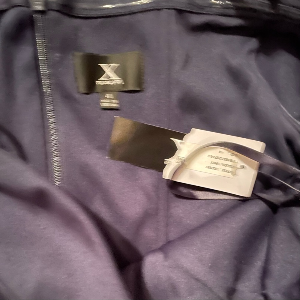 X. By XSCAPE
Off-The-Shoulder
Ruched Gown navy Blue size 4 or 14 - Picture 6 of 14
